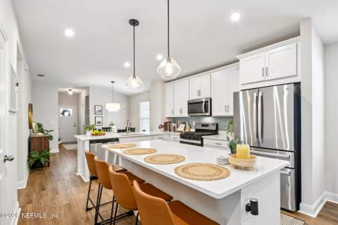 12924 Holsinger Boulevard, Jacksonville FL - photo 19 of 98