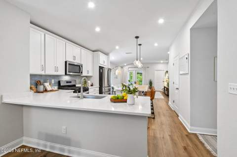 12924 Holsinger Boulevard, Jacksonville FL - photo 21 of 98