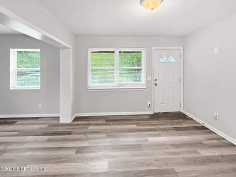 4823 Donnybrook Avenue, Jacksonville FL - photo 9 of 44