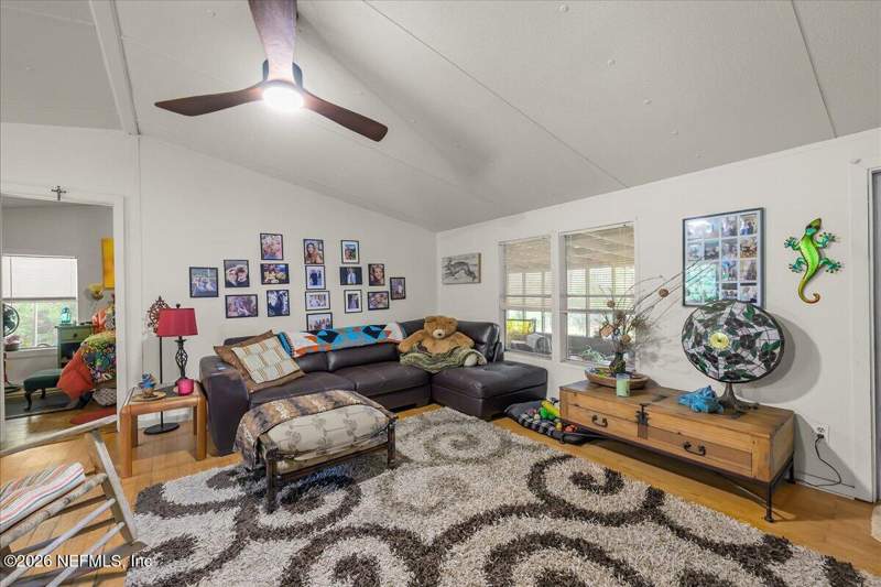 2 bedroom Manufactured Home at 6308 Grandview Court, Metes & Bounds, Keystone Heights — photo 3