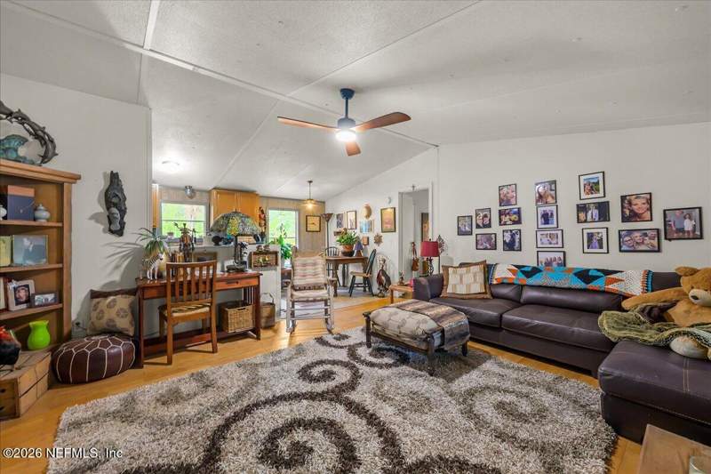 2 bedroom Manufactured Home at 6308 Grandview Court, Metes & Bounds, Keystone Heights — photo 4