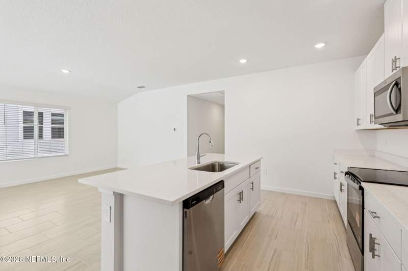 4 bedroom Single Family Residence at 7666 Greatford Way, Kings Preserve, Jacksonville — photo 4