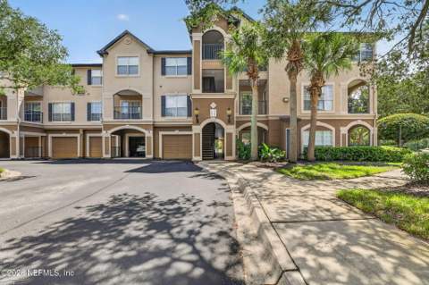10961 Burnt Mill Road #423, Jacksonville FL - photo 7 of 79