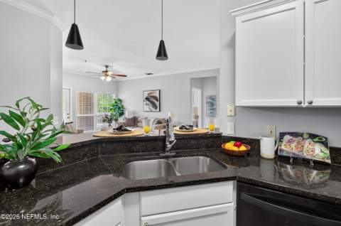 10961 Burnt Mill Road #423, Jacksonville FL - photo 14 of 79
