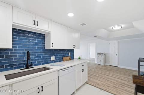 1601 Ocean Drive #203, Jacksonville Beach FL - photo 18 of 61