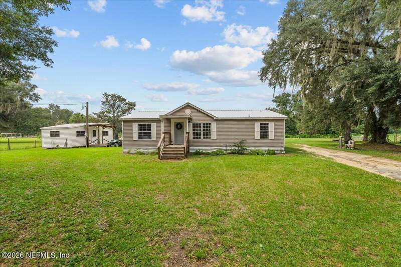 3 bedroom Manufactured Home at 703 Walker Drive, Interlachen, Interlachen — photo 4