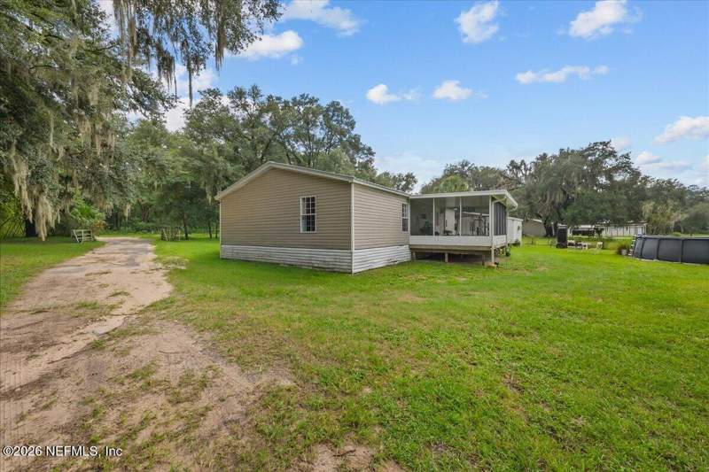 3 bedroom Manufactured Home at 703 Walker Drive, Metes & Bounds, Interlachen — photo 3