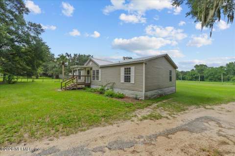 703 Walker Drive, Interlachen FL - photo 20 of 32