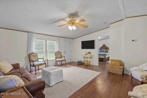 703 Walker Drive, Interlachen FL - photo 6 of 32