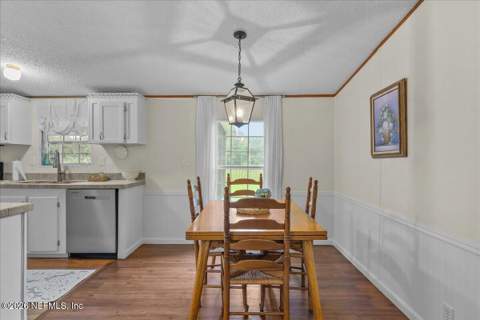 703 Walker Drive, Interlachen FL - photo 7 of 32