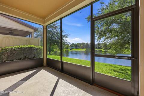 7020 Butterfly Court, Jacksonville FL - photo 9 of 36