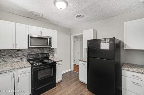 3923 Cobalt Avenue, Jacksonville FL - photo 9 of 21