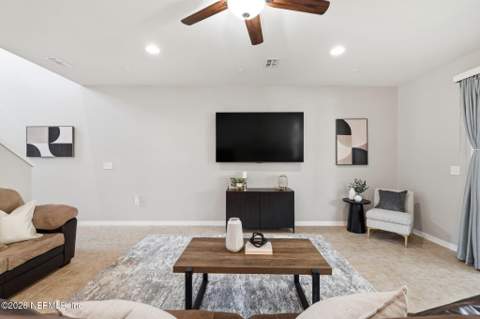 7027 Butterfield Court, Jacksonville FL - photo 15 of 41