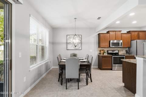 7027 Butterfield Court, Jacksonville FL - photo 12 of 41