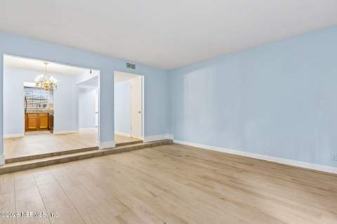 4519 Columbus Circle #1B, Jacksonville FL - photo 7 of 49