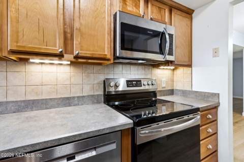 4519 Columbus Circle #1B, Jacksonville FL - photo 9 of 49