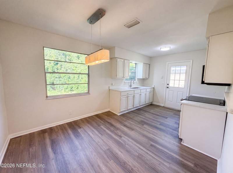3 bedroom Single Family Residence at 8943 3rd Avenue, Rio Vista, Jacksonville — photo 2