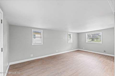 215 Hilltop Drive, Orange Park FL - photo 15 of 33