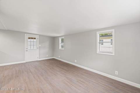 215 Hilltop Drive, Orange Park FL - photo 16 of 33