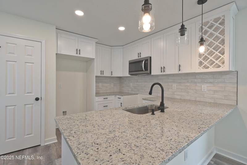 3 bedroom Single Family Residence at 1205 Neva Street, Cedarhurst, Jacksonville — photo 2