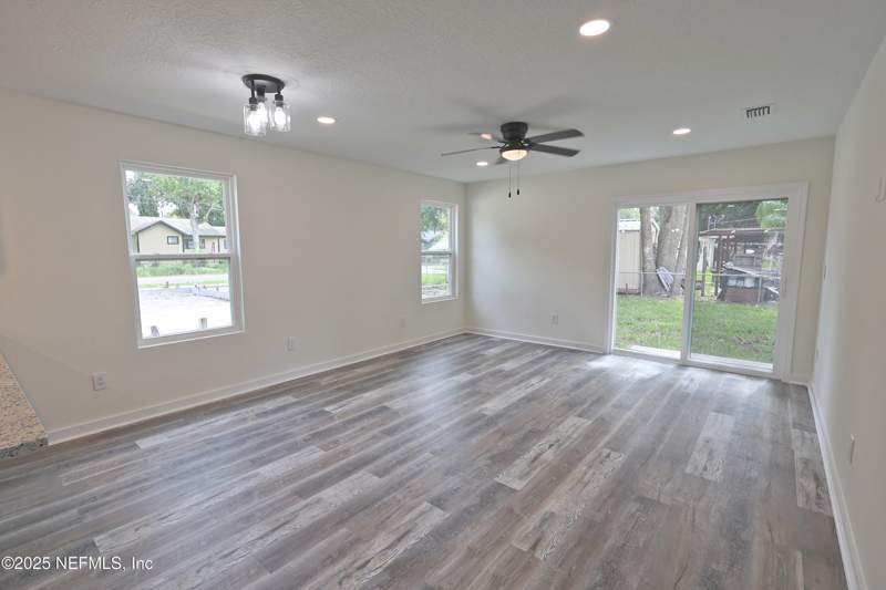 3 bedroom Single Family Residence at 1205 Neva Street, Cedarhurst, Jacksonville — photo 3