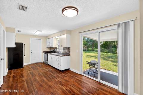 428 Neptune Road, Orange Park FL - photo 6 of 21