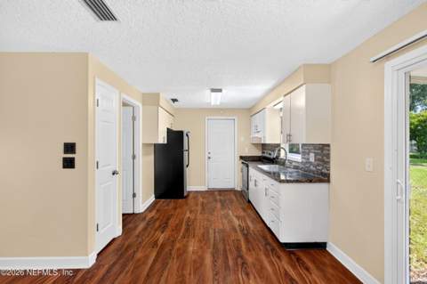 428 Neptune Road, Orange Park FL - photo 7 of 21