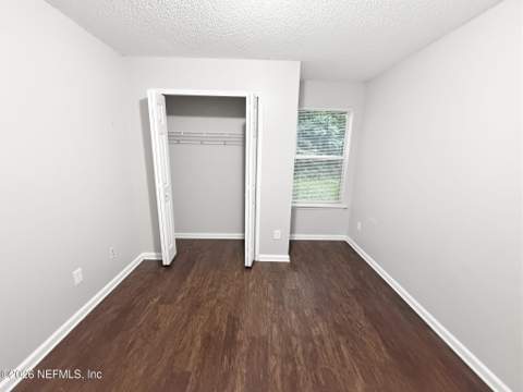10725 Meadowlea Drive, Jacksonville FL - photo 17 of 36