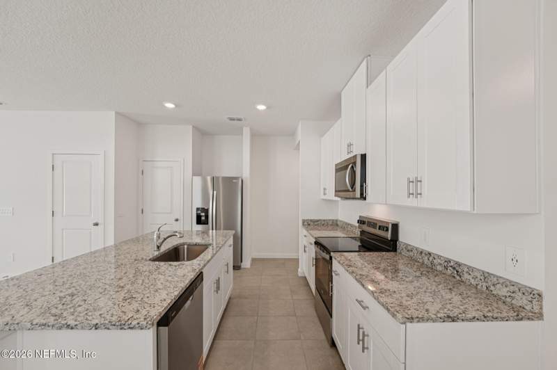 4 bedroom Single Family Residence at 10668 Lishwood Way, Kings Preserve, Jacksonville — photo 5