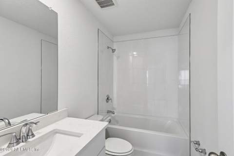 10660 Lishwood Way, Jacksonville FL - photo 7 of 19