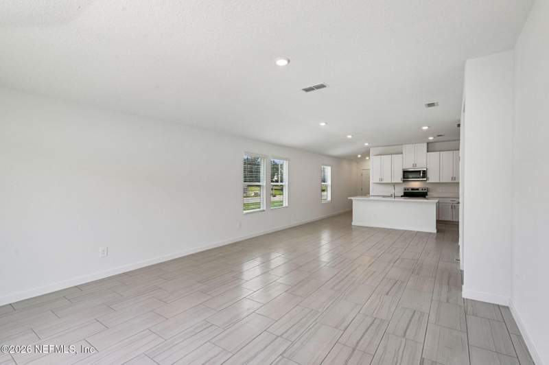 4 bedroom Single Family Residence at 10660 Lishwood Way, Kings Preserve, Jacksonville — photo 3