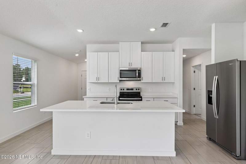4 bedroom Single Family Residence at 10660 Lishwood Way, Kings Preserve, Jacksonville — photo 5