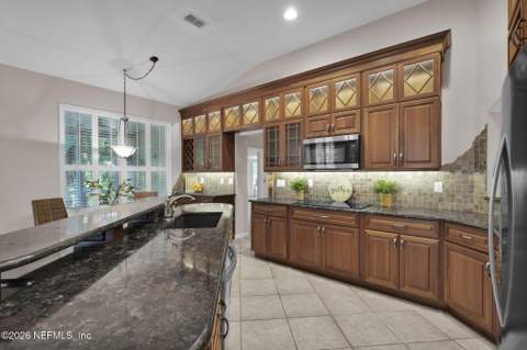 8730 Glenbury Court, Jacksonville FL - photo 11 of 43