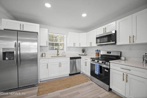 6636 Nathan Drive, Jacksonville FL - photo 14 of 32