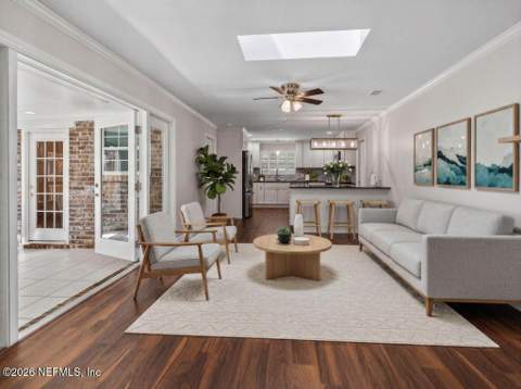 3386 Pickwick Drive, Jacksonville FL - photo 10 of 47