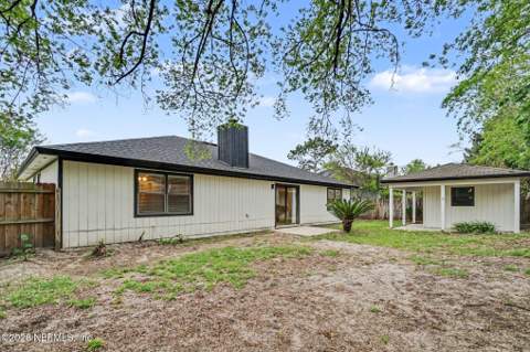 8459 Pikes Peak Drive, Jacksonville FL - photo 15 of 31