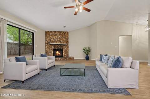 8459 Pikes Peak Drive, Jacksonville FL - photo 19 of 31