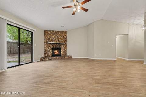 8459 Pikes Peak Drive, Jacksonville FL - photo 20 of 31