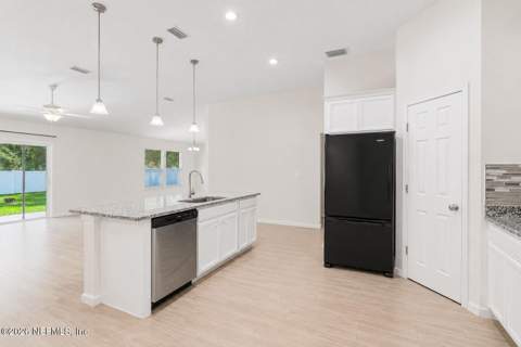 6117 Patriots Landing Lane, Jacksonville FL - photo 17 of 32