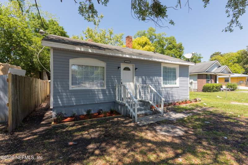 5 bedroom Single Family Residence at 1431 W 33rd Street, Moncrief Heights, Jacksonville — photo 2