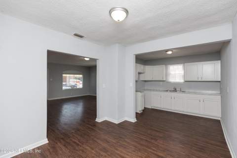 1431 W 33rd Street, Jacksonville FL - photo 6 of 46