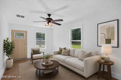 4468 Englewood Ave Avenue, Jacksonville FL - photo 7 of 33