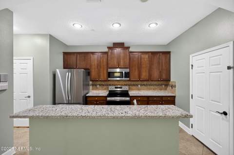 6163 Clearsky Drive, Jacksonville FL - photo 12 of 34