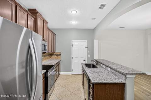 6163 Clearsky Drive, Jacksonville FL - photo 13 of 34