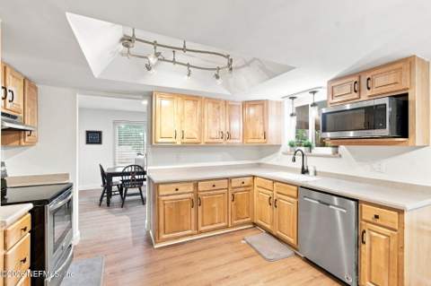 5245 Tree Way Lane, Jacksonville FL - photo 10 of 41