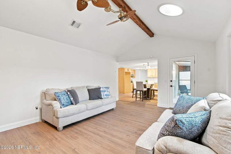 3 bedroom Single Family Residence at 5245 Tree Way Lane, Del Rio, Jacksonville — photo 3