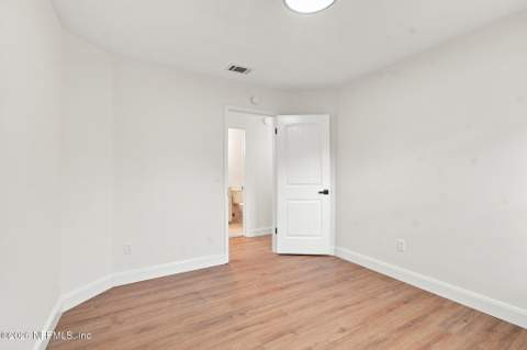 5245 Tree Way Lane, Jacksonville FL - photo 17 of 41