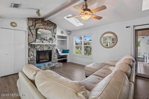 4250 Cordgrass Inlet Drive, Jacksonville FL - photo 14 of 117