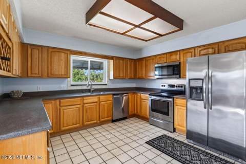 4250 Cordgrass Inlet Drive, Jacksonville FL - photo 15 of 117