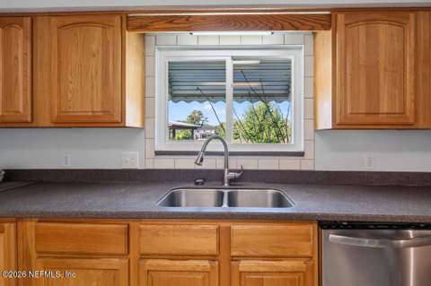 4250 Cordgrass Inlet Drive, Jacksonville FL - photo 16 of 117